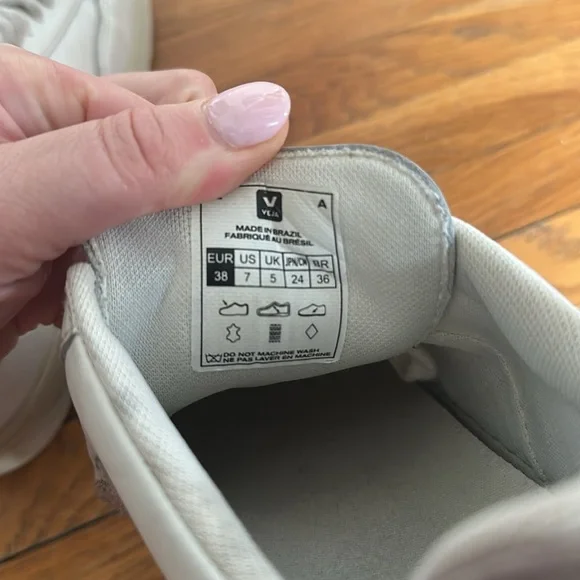 Veja White and Pink V12 Sneakers - Picture 7 of 8